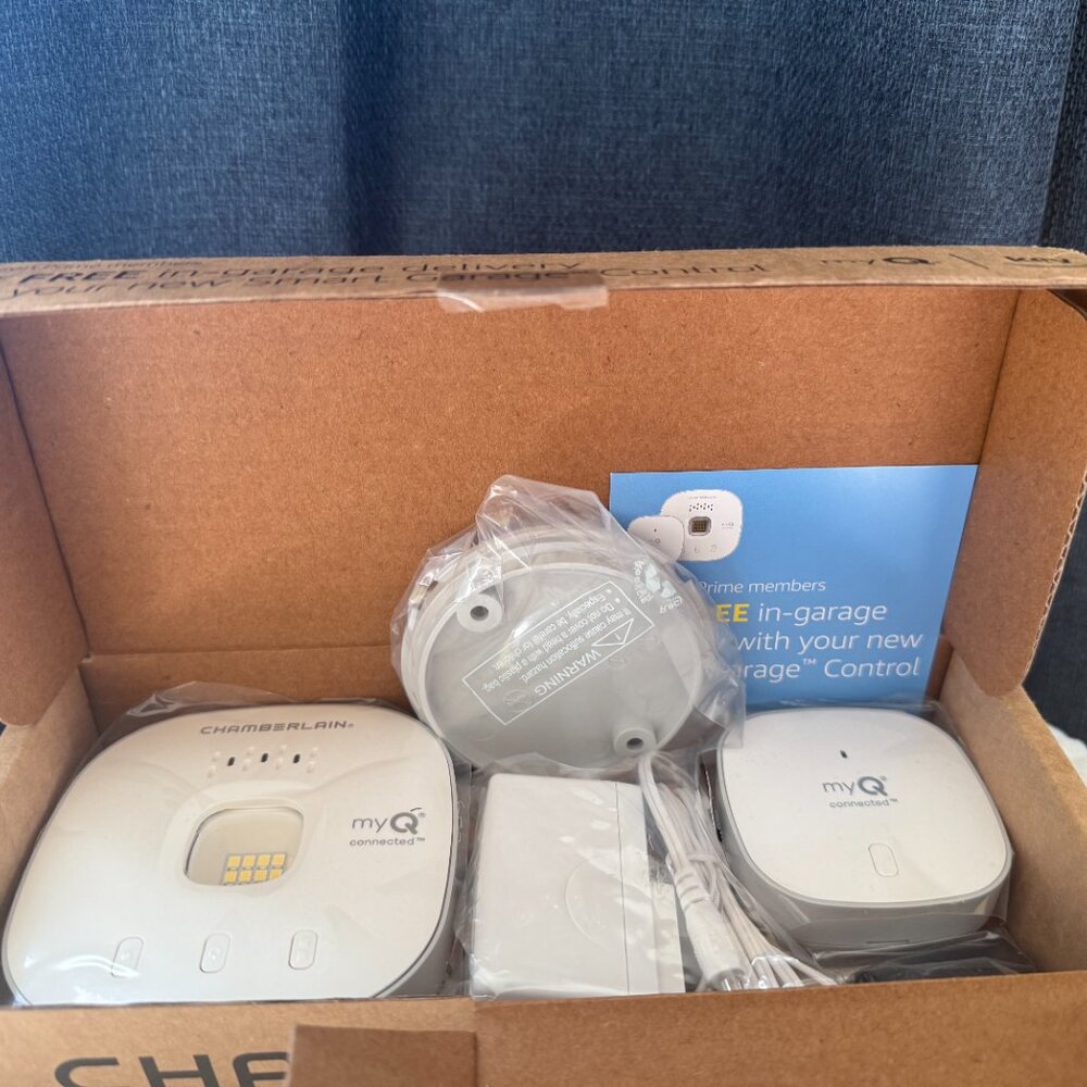 Chamberlain Smart Garage Control - NEW - Picture 2 of 4